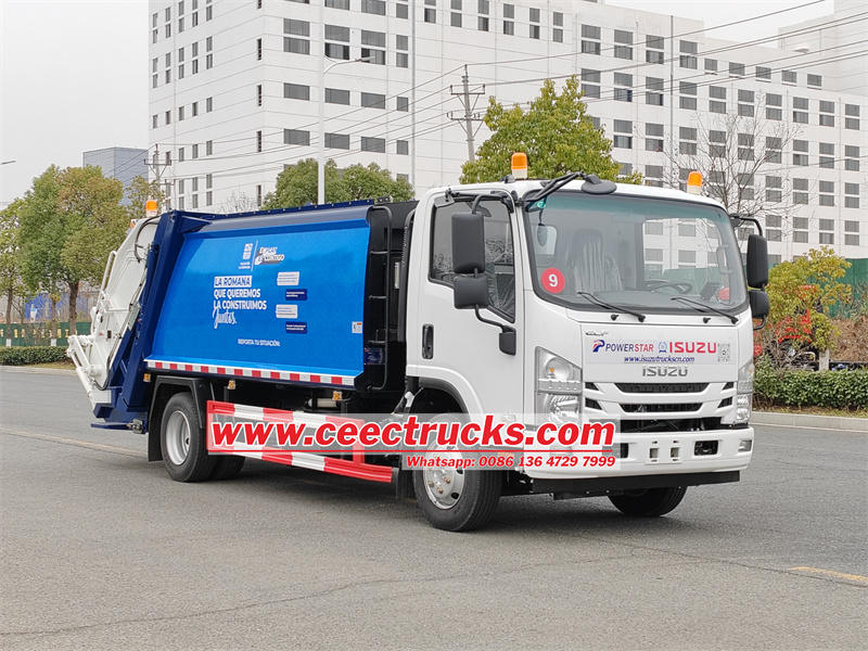 Isuzu NPR republic service rear loader