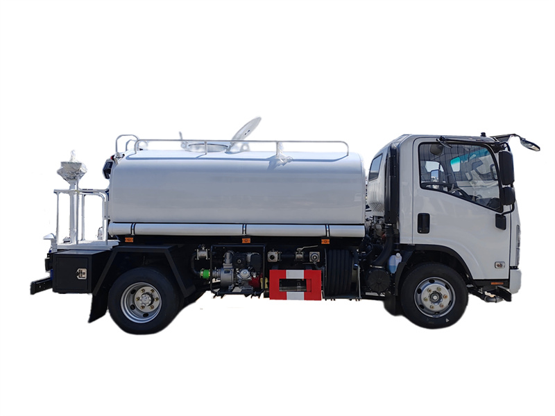 Isuzu ELF water tank truck Isuzu ELF water tank truck