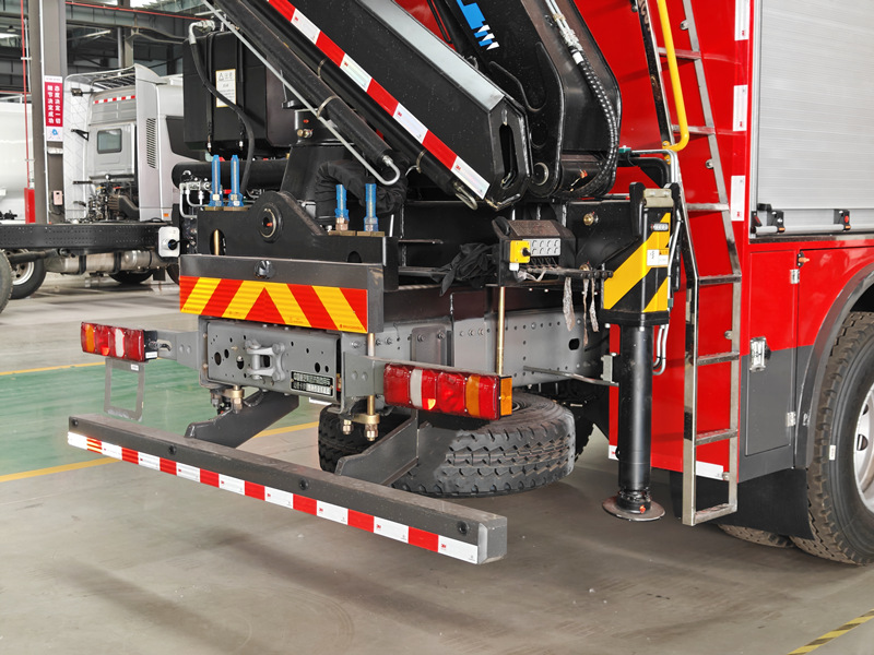 HOWO rescue fire truck boom crane hydraulic legs