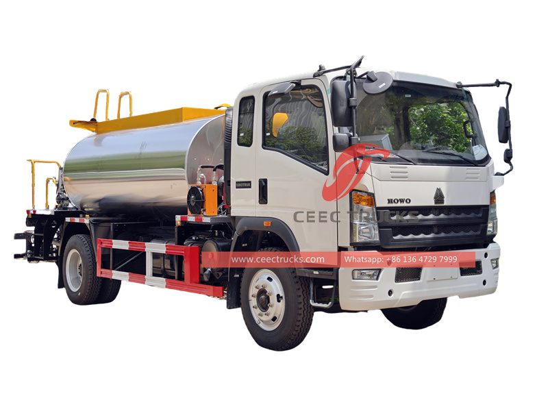 HOWO Asphalt spreader truck