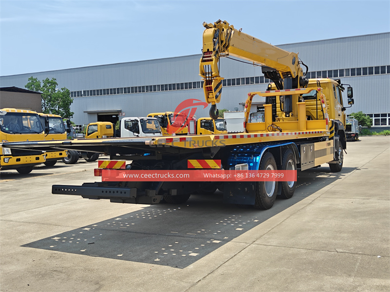 Howo wrecker tow truck with 8T telescopic crane 