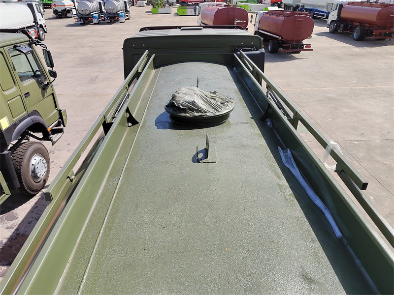 HOWO fuel bowser top view