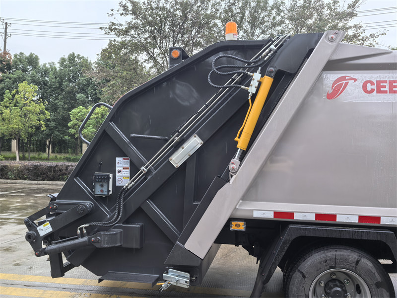 FOTON 10cbm refuse compactor truck rear hopper