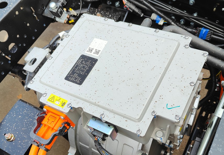 Isuzu EV truck auxiliary motor controller