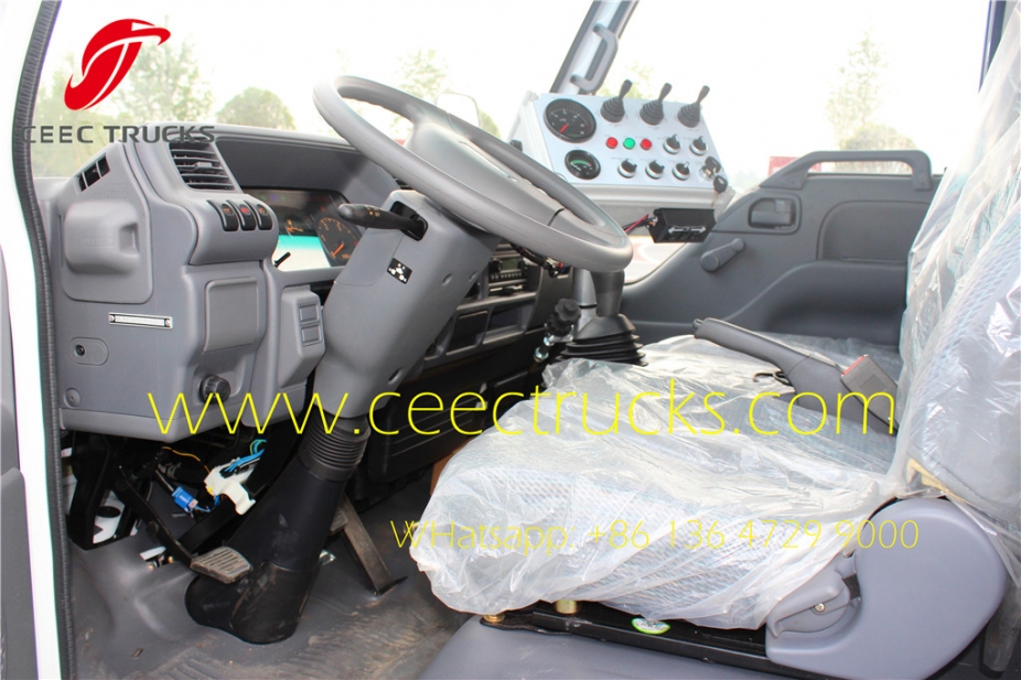 Manufacturer low price sale ISUZU 5CBM road sweeper