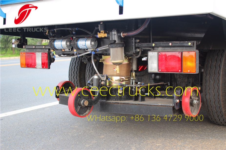 Manufacturer low price sale ISUZU 5CBM road sweeper