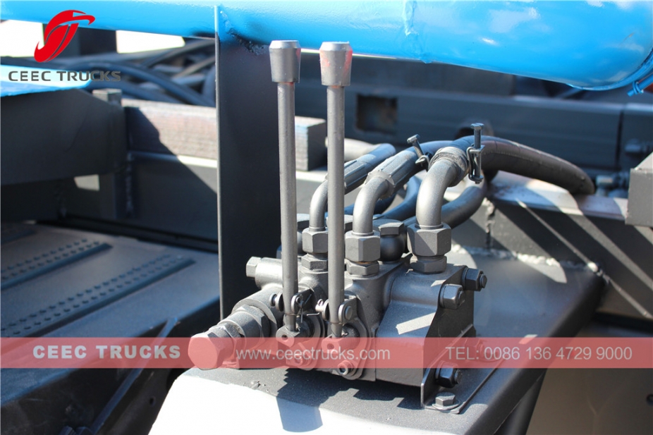 Донгфенг вакуумски камион за канализацију, 10.000Л