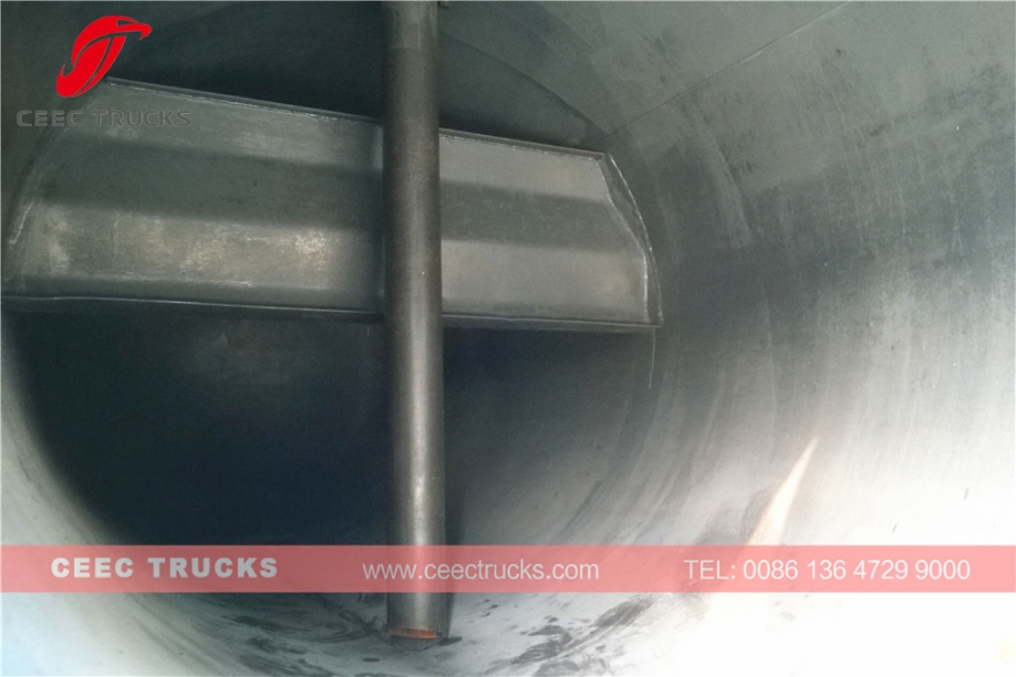 ИСУЗУ камион за пражњење септичких јама, 8.000Л