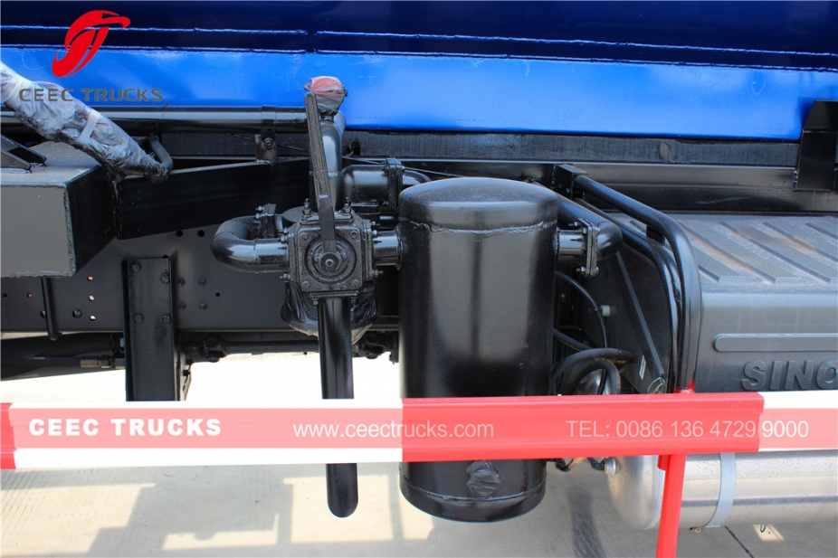 ХОВО десноструки модел, вакуумски камион за канализацију, 10.000Л