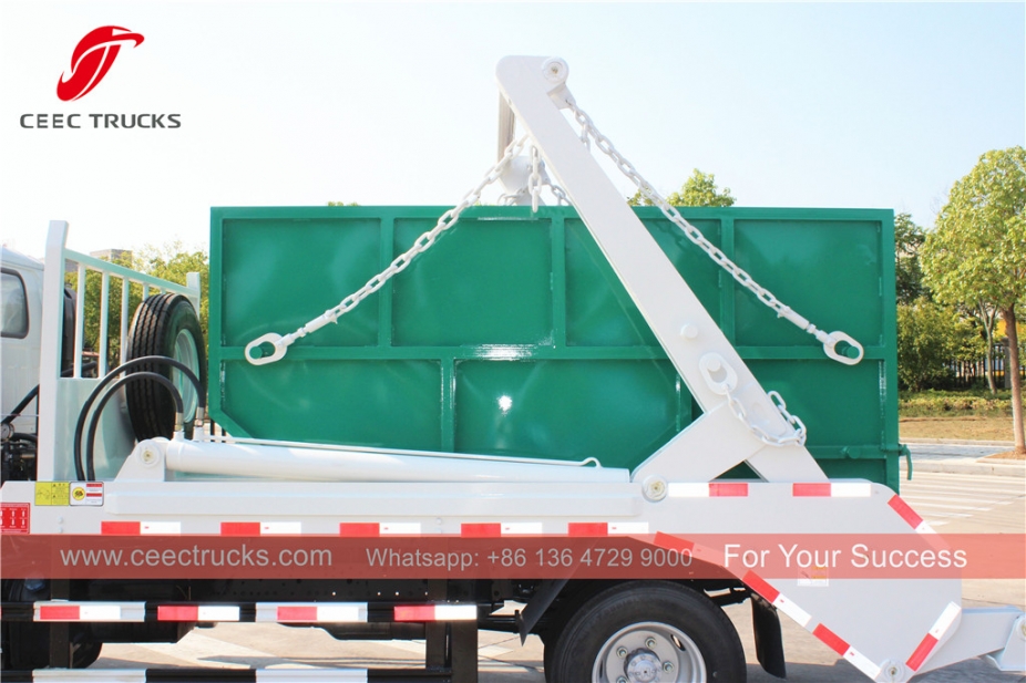 ISUZU kamion za smeće sa pokretnom rukom, zapremine 4 kubna metra