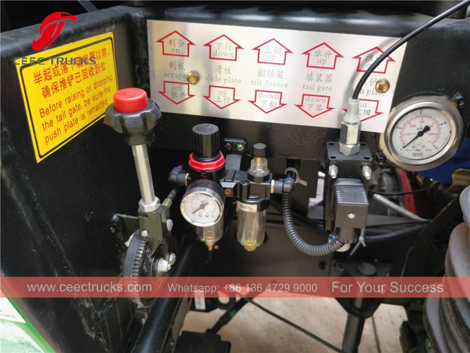 HOWO kamion za komprimiranje smeća, zapremine 8 kubnih metara, desno upravljanje