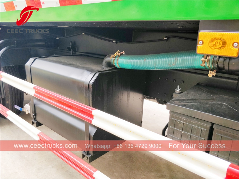 HOWO kamion za komprimiranje smeća, zapremine 8 kubnih metara, desno upravljanje