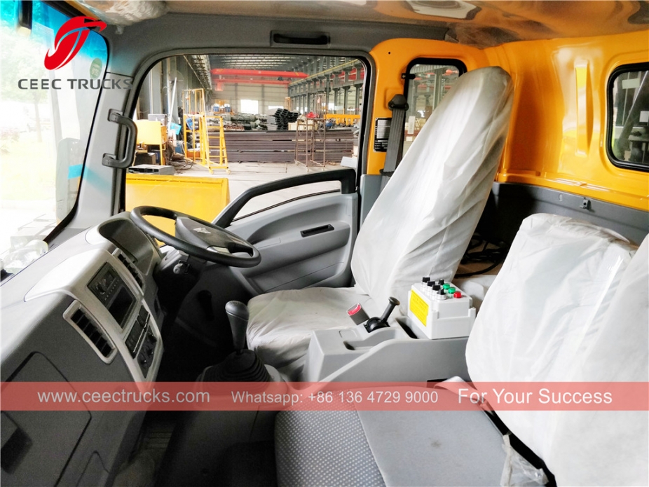 HOWO kamion za komprimiranje smeća, zapremine 8 kubnih metara, desno upravljanje