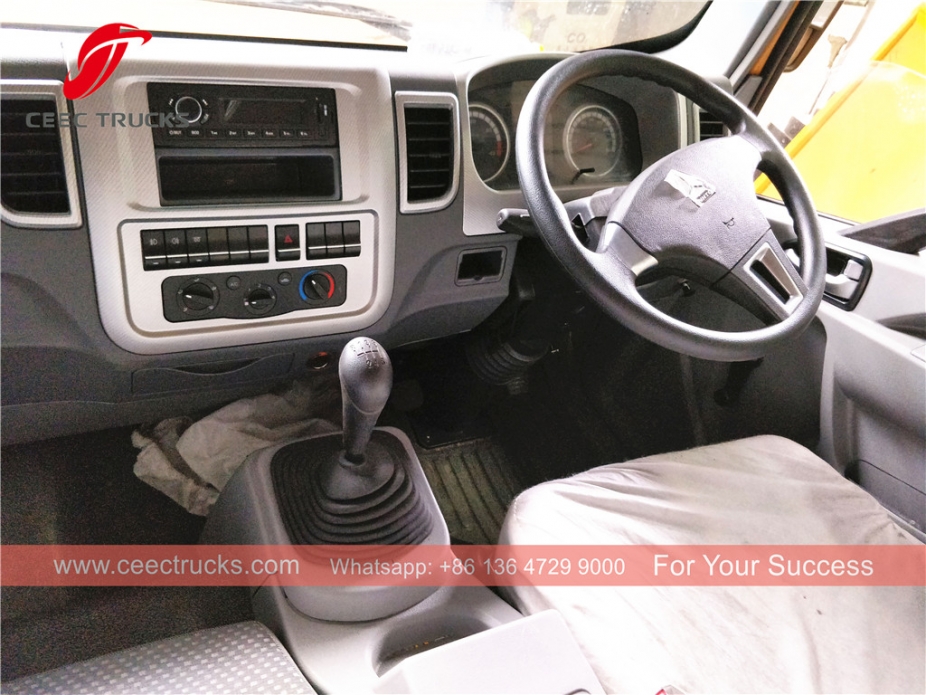 HOWO kamion za komprimiranje smeća, zapremine 8 kubnih metara, desno upravljanje