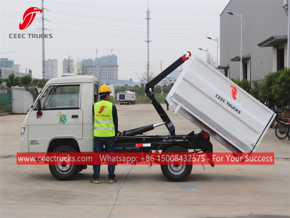 FOTON utovarivač sa kukom od 2CBM