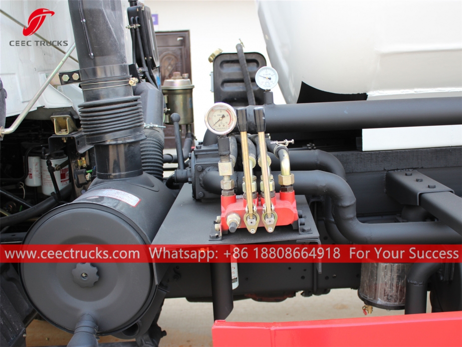 10.000 литара усисна цистерна DongFeng