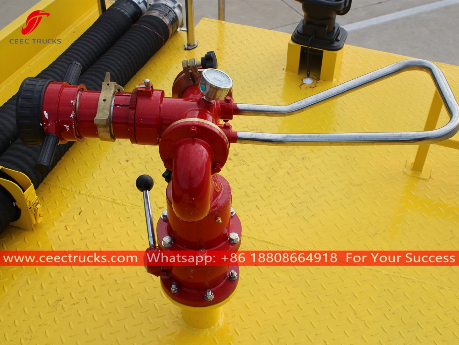 ISUZU vatrogasno vozilo, zapremine 5 kubnih metara