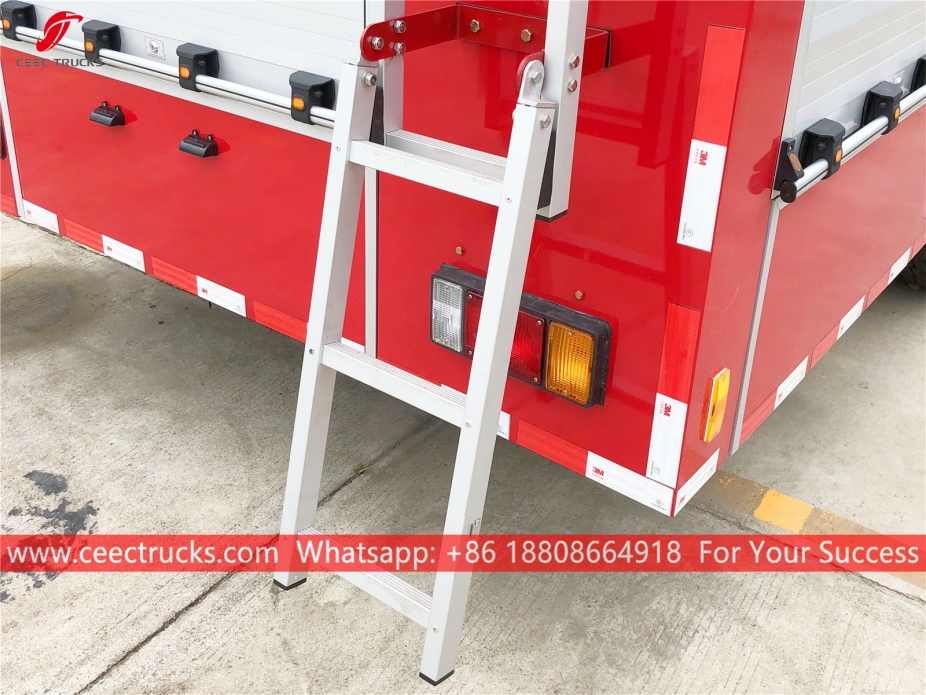 ISUZU ватрогасно возило са водом и пеном од 12 м³