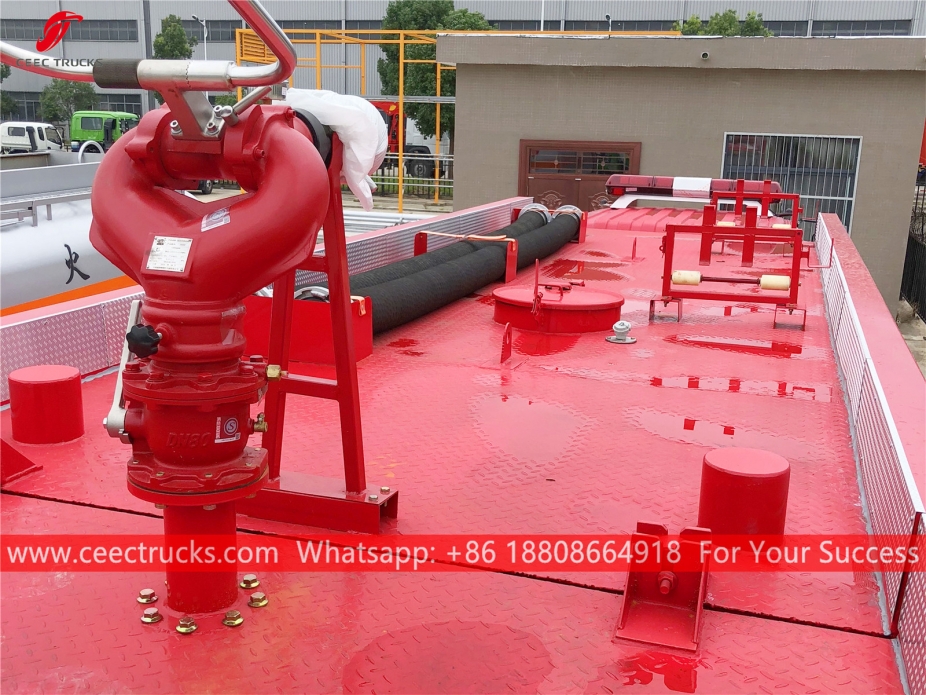 ISUZU ватрогасно возило са водом и пеном од 12 м³