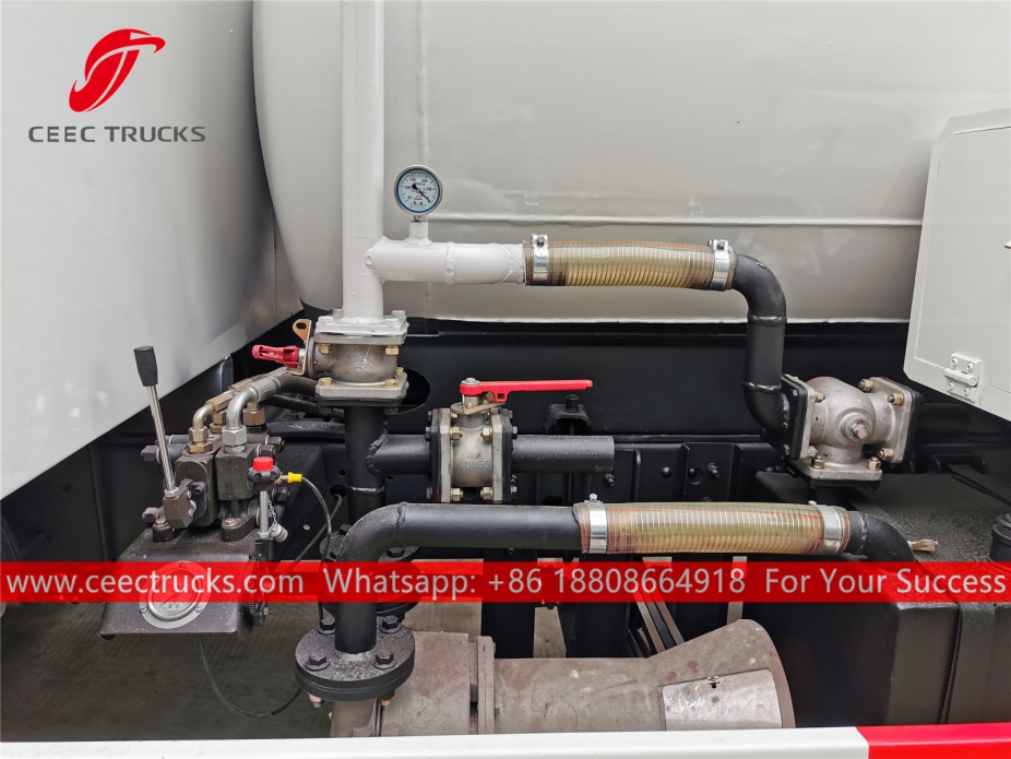 JAC камион за усисавање канализације