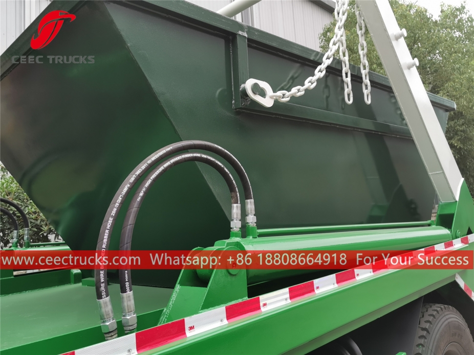 Донгфенг камион за смеће са покретном руком (десно управљање)