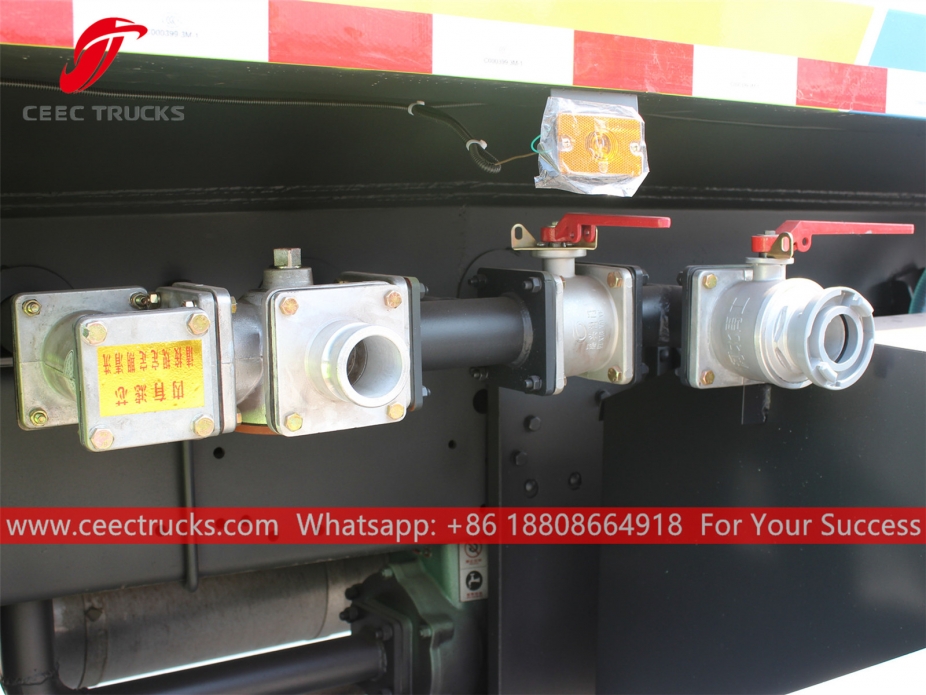 Бејбен 4x4 десно управљани камион цистерна за воду