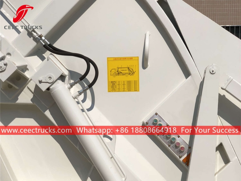 ISUZU kompresioni kamion za otpad od 12 kubnih metara