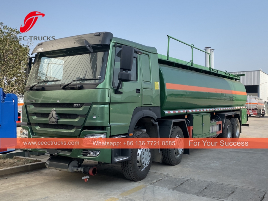 SINOTRUK 8x4 cisterne za prevoz goriva/nafte 30CBM