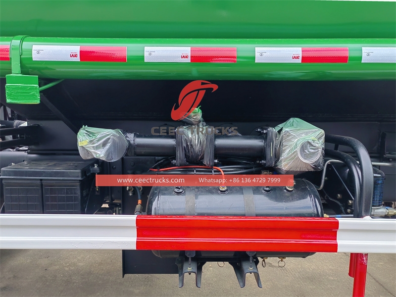 ISUZU FTR 12.000L cisterna za vodu u Vijetnam