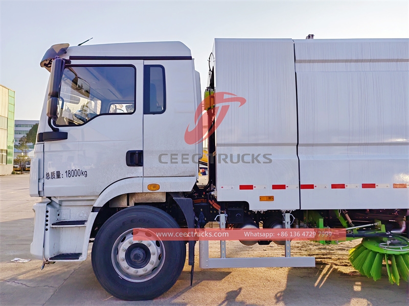 Shacman 9000L vacuum sweeping truck with factory direct sale