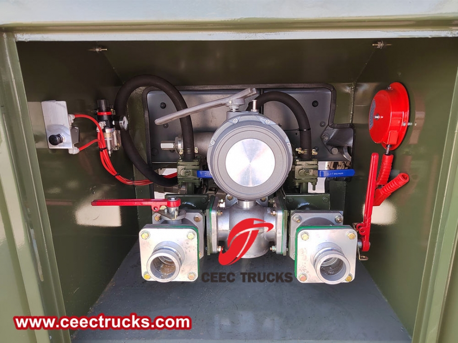 Howo 4x4 војно мобилно возило за превоз дизел горива