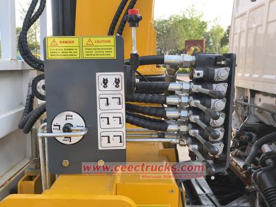 Isuzu truck with 3Ton crane lift