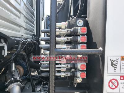 Shacman F3000 waste compaction truck