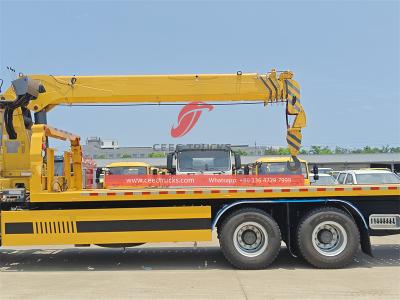 Sinotruk new cabin wrecker truck with 8T crane