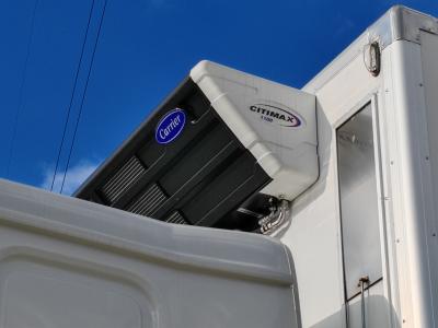 Howo 4x2 freezer truck with carrier unit